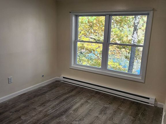4th image of 26H Piscassic St #209