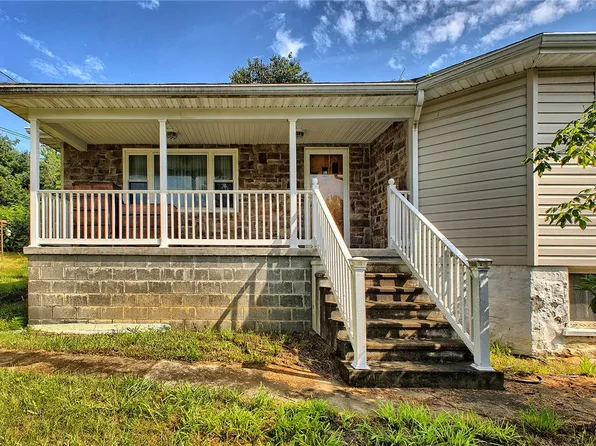 888 Bovard Luxor Rd, Greensburg, PA 15601