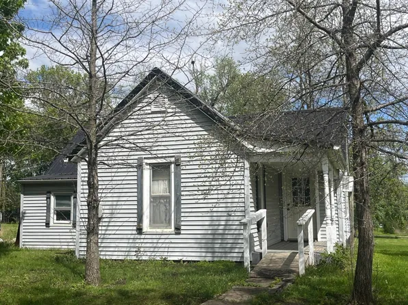 103 E 4th St, Laredo, MO 64652