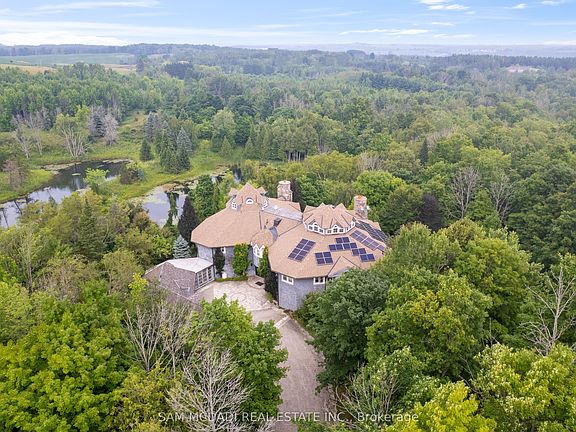 3rd image of 9 Flaherty Ln