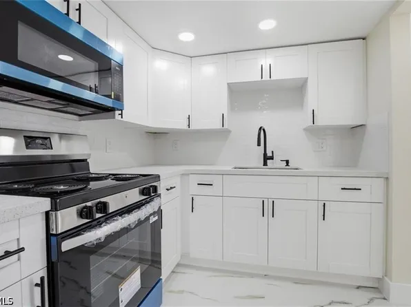 3704 Broadway APT 205, Fort Myers, FL 33901
