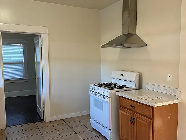 1363 Holly Dr — Photo 6