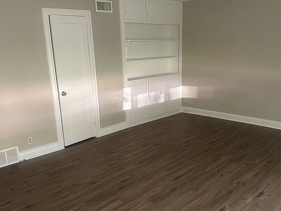 3rd image of 701 Hulme St