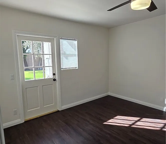 17322 Keswick St — Photo 20