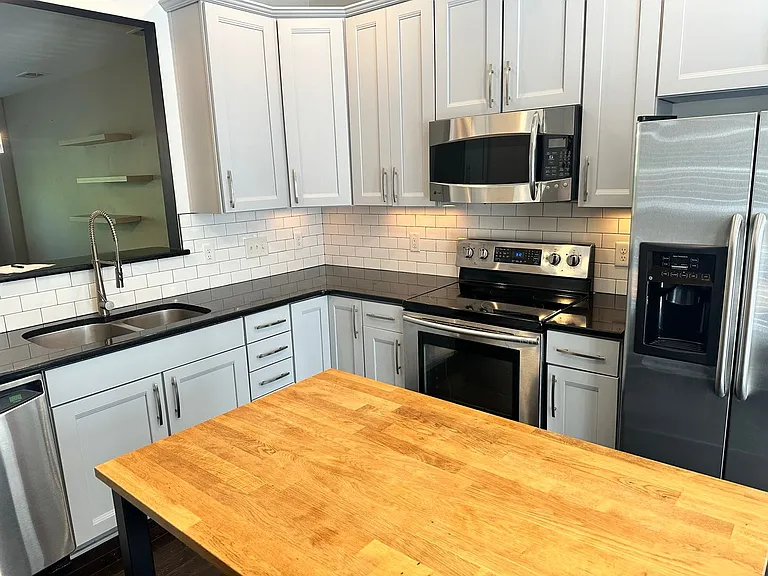 234 W Bland St — Photo 7