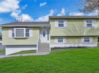 92 Barnes Rd, Washingtonville, NY 10992