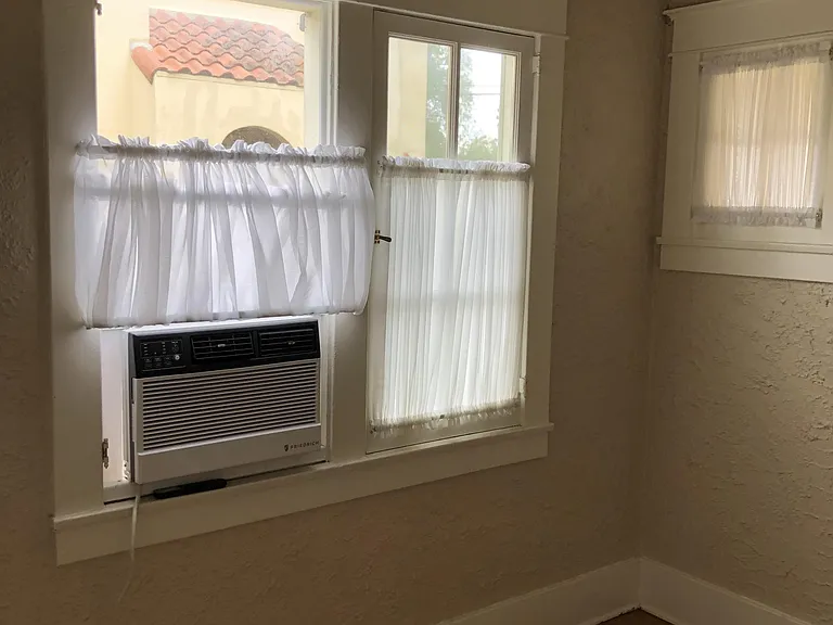 501 W Whiting Ave — Photo 9