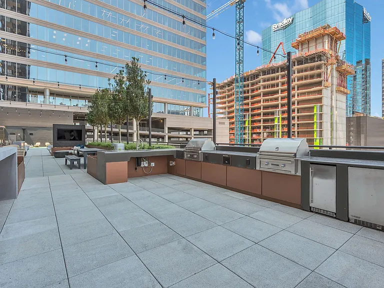 1212 Demonbreun St #810 — Photo 41