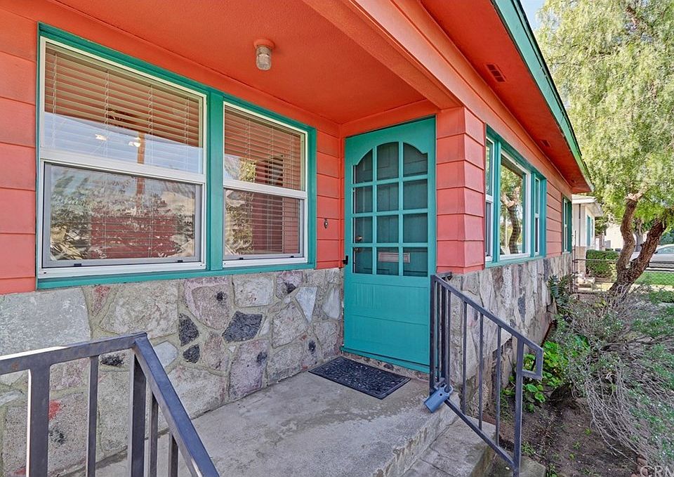 2nd image of 2122 Plant Ave