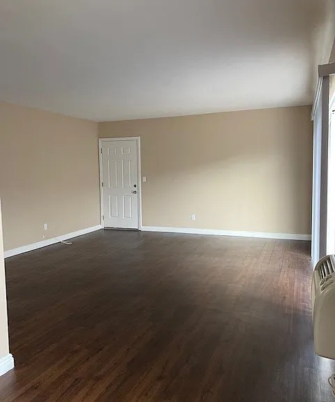 Elmwood Apartments — Photo 51
