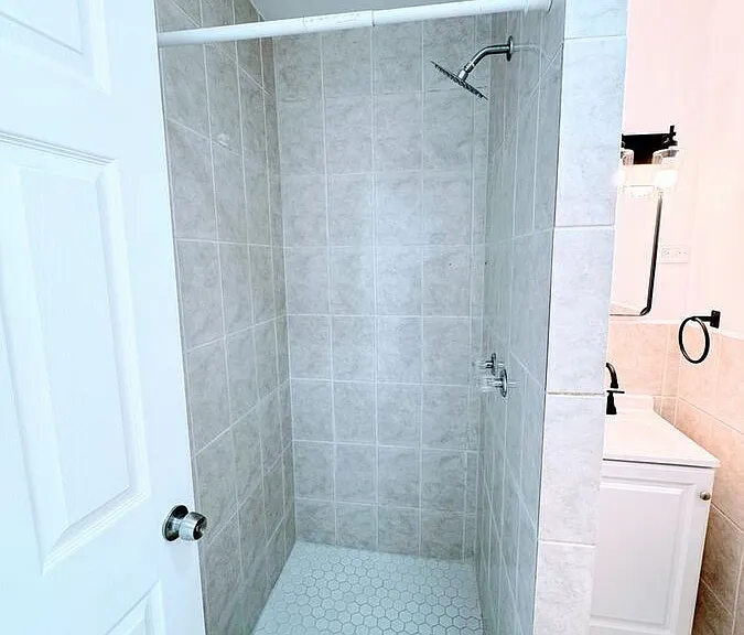 2068 E Somerset St #A — Photo 25