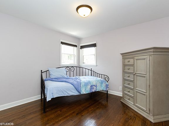4th image of 10605 S Emerald Ave