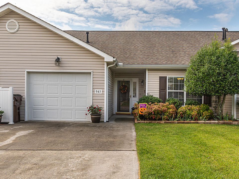 1st image of 945 Brittany Deanne Ln