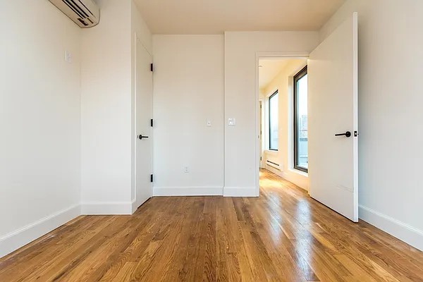 Rented by Nooklyn NYC LLC | media 107