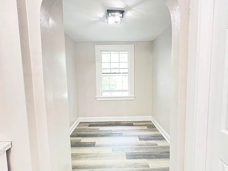 804 Alvison Rd — Photo 14