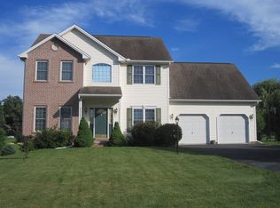 119 Shirley Ln, Boiling Springs, PA 17007