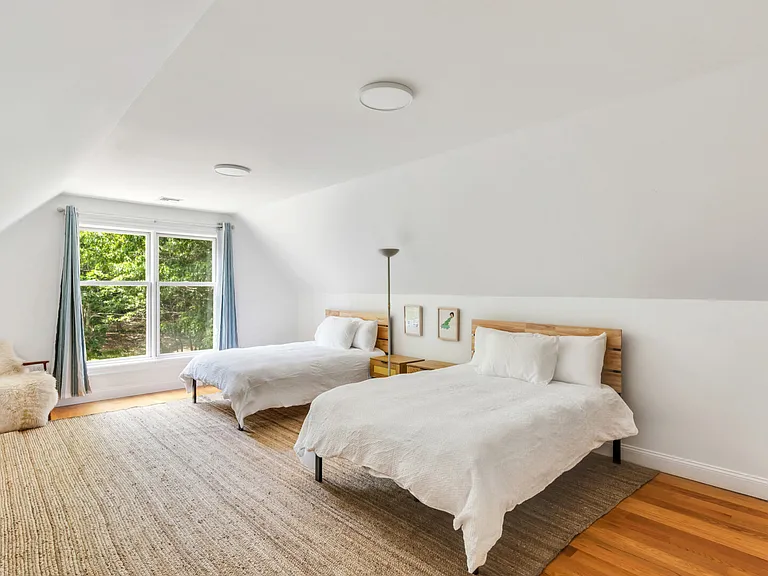 8 Wildflower Ln — Photo 25