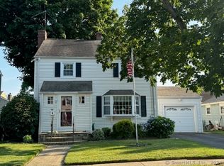 581 Laughlin Rd W, Stratford, CT 06614