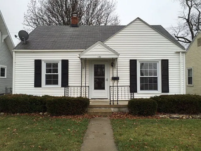 189 Forest Lawn Blvd photo 1