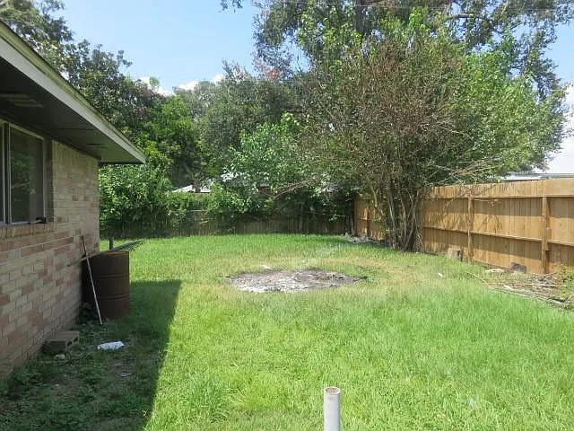 8811 Burford Ln — Photo 5