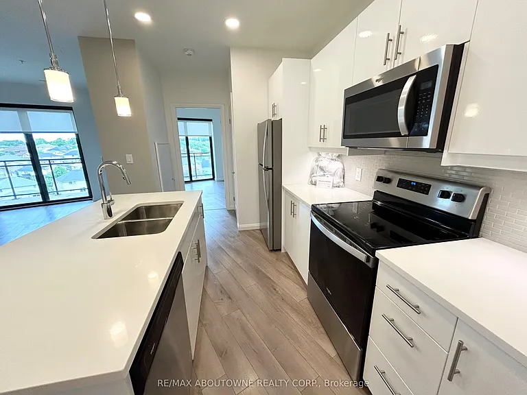 144 Watson Rd N #704 — Photo 6