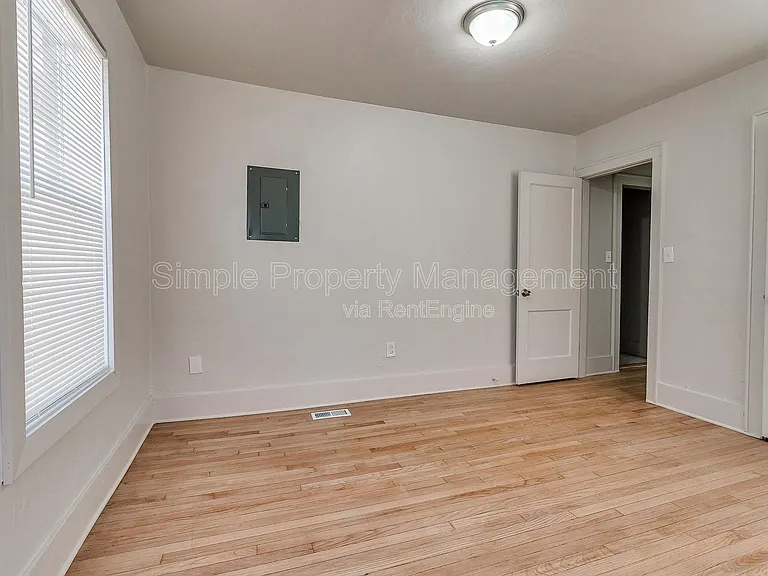 943 East Dr — Photo 6