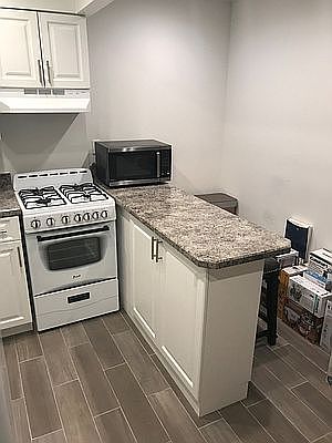 2nd image of 211 Thompson St #1LH