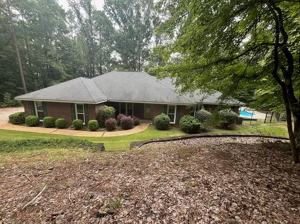 426 Rocky Creek Dr, Cataula, GA 31804