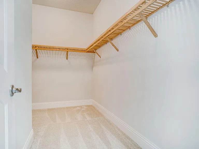 170 SE Calmo Cir — Photo 11