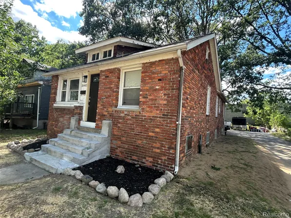 20465 Santa Barbara Dr, Detroit, MI 48221