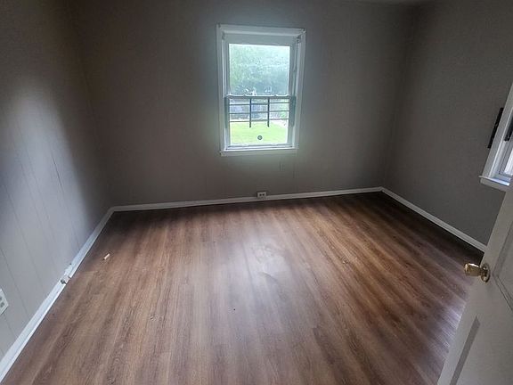 3rd image of 613 Baltic Ave Floor 1