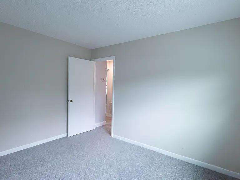308 Park Ave — Photo 25