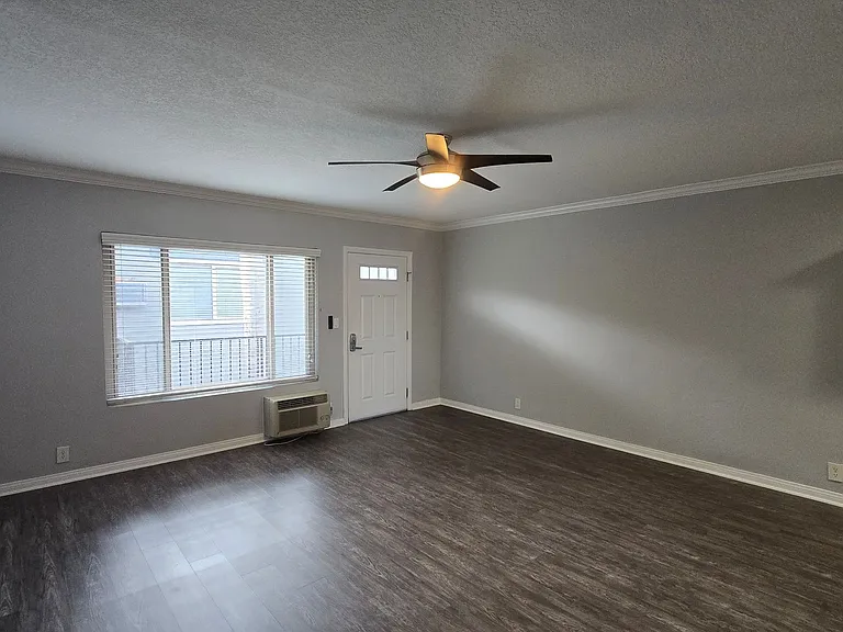 California Palms Apartments — Photo 39