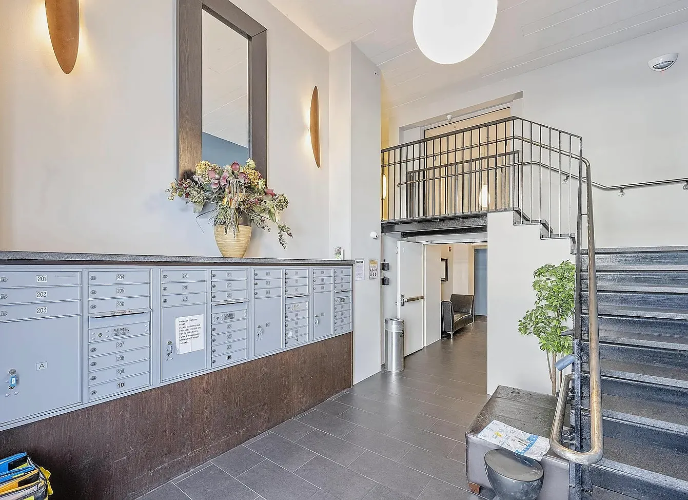 1 bed, 700 sqft, $2,500 — Photo 3