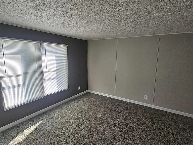 2737 W Washington Ctr #287 — Photo 11