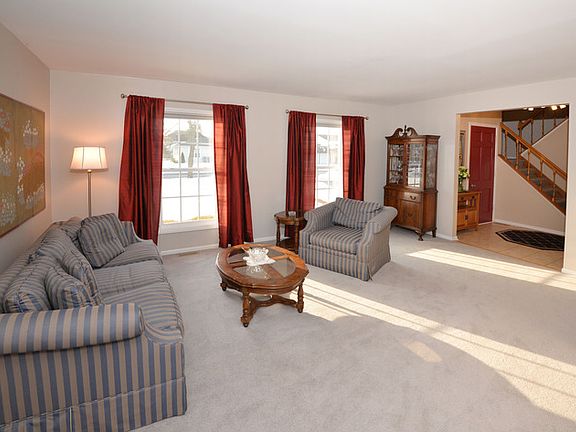 4th image of 1277 Berkenshire Ln