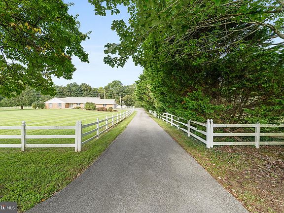 3rd image of 26365 Abigail Ln