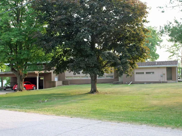 305 Lakeshore Dr, Nashua, IA 50658