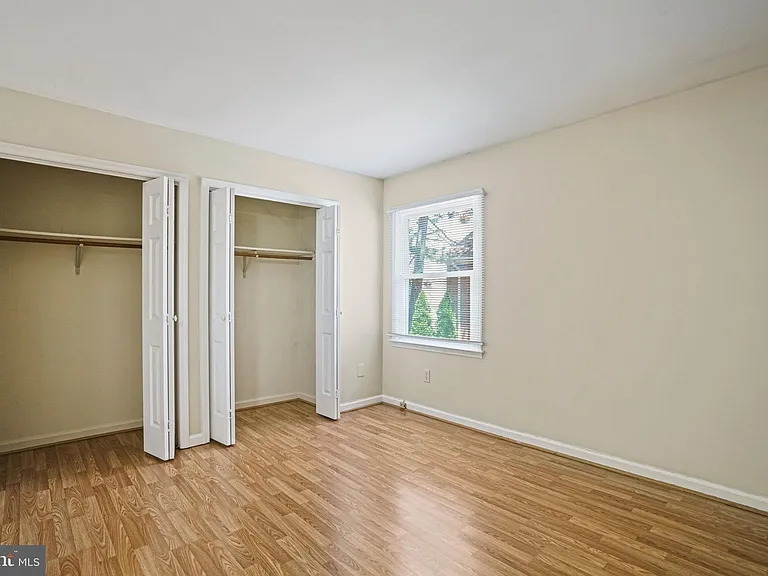 1141 N Vernon St — Photo 26