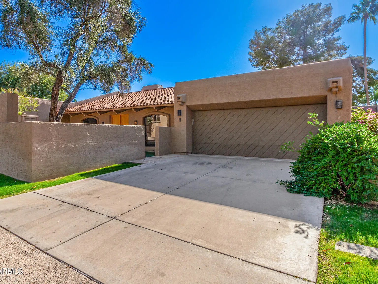 3 bed, 3.5 bath, 4000 sqft, $8,200 — Photo 4