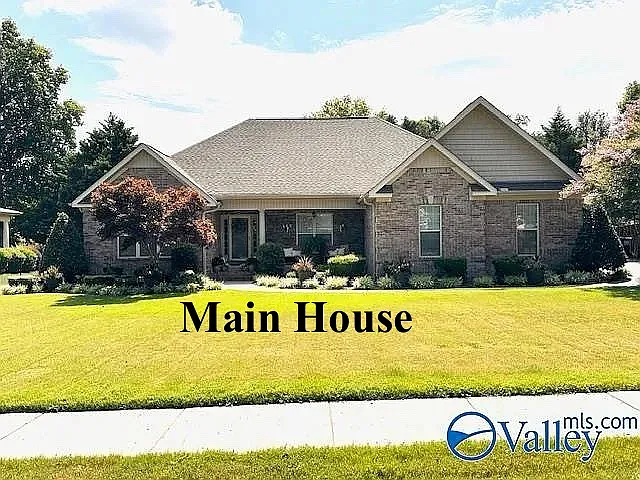 147 Greenlawn Dr NE — Photo 12