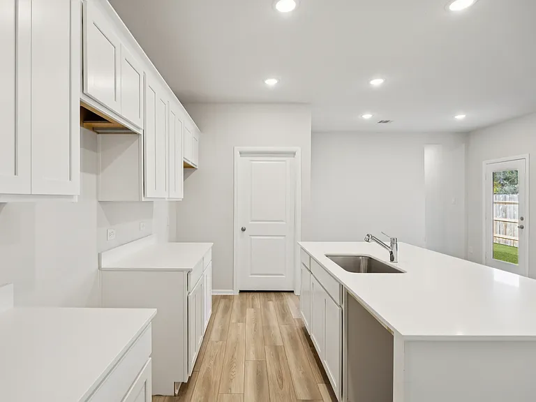 1120 Novelle Bend Dr — Photo 2