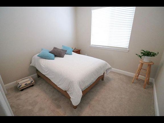 upstairs bedroom (2)