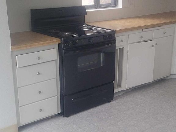 2nd image of 215 W Broadway Ave #A