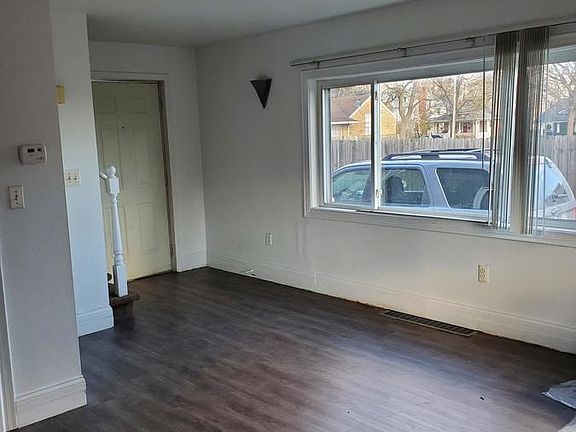 3rd image of 916 W Michigan Ave APT 2