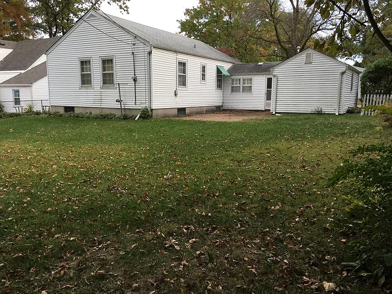 Fenced Rear Yard