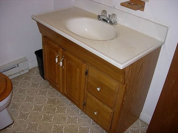 Bath vanity