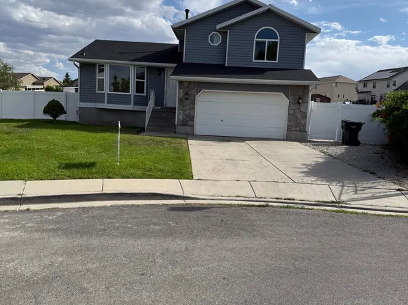 5953 W Cape Cod Dr, West Valley City, UT 84128