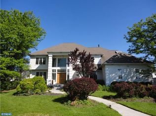 17 Cameo Ct, Cherry Hill, NJ 08003