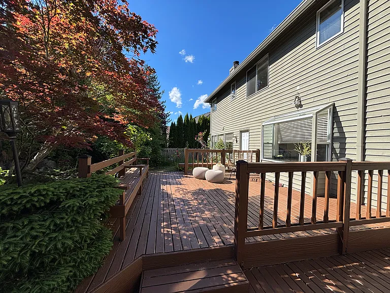 26057 SE 38th St — Photo 26